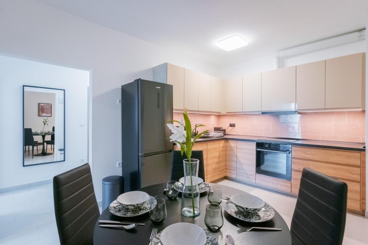 Fox Premium Apartment & Free Private Parking Budapest Exterior photo
